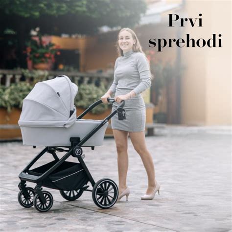 Novorojenček na prvem sprehodu