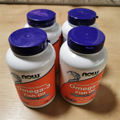 Nekaj sestavin, ki podpirajo celjenje ran pri psih: ribje olje, cink, vitamin C