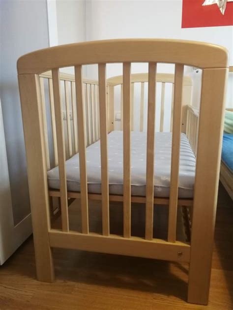 otroška posteljica z mehko posteljnino