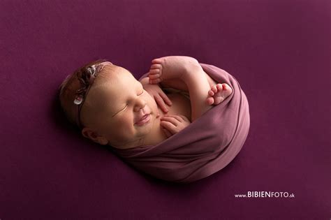 Novorojenček v kožnem stiku z materjo