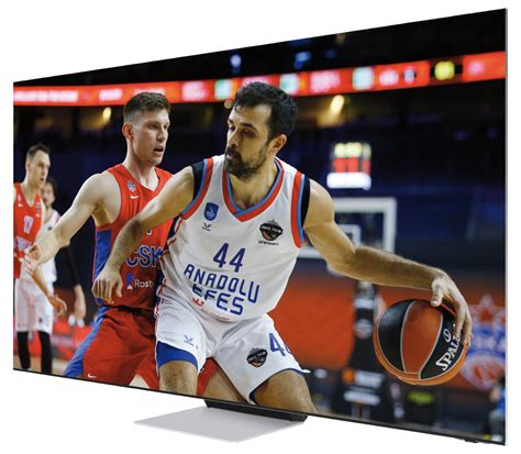 Različni modeli televizorjev, zloženi drug ob drugem