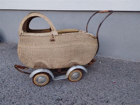 Otroški voziček iz bukovega lesa