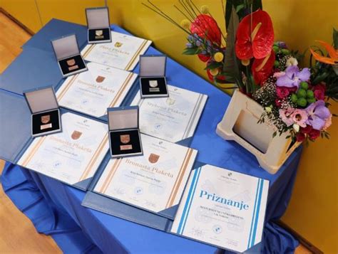 Fotografija podelitve priznanj Občine Cerklje.