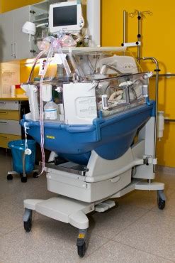 Inkubator z nedonošenčkom