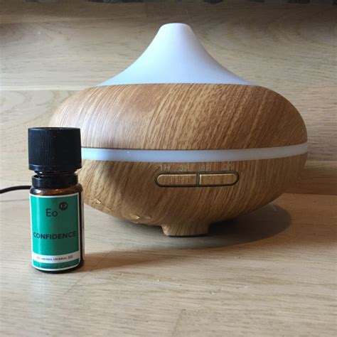 Steklenička z eteričnimi olji