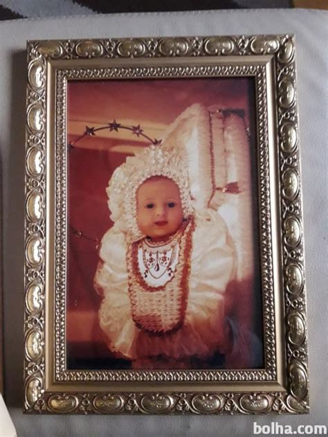 slika otroka na kahlici