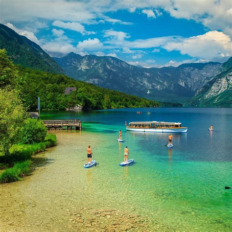 Bohinjsko jezero s kajaki