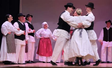 folklorna skupina pleše