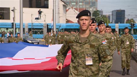 Simbolični prikaz občinske podpore novorojenčkom