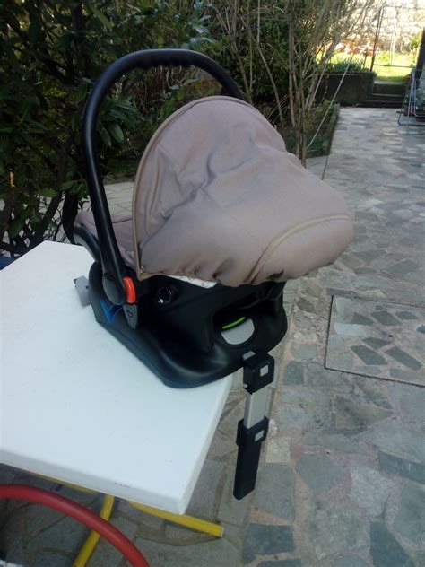avtosedež lupinica z Isofix bazo