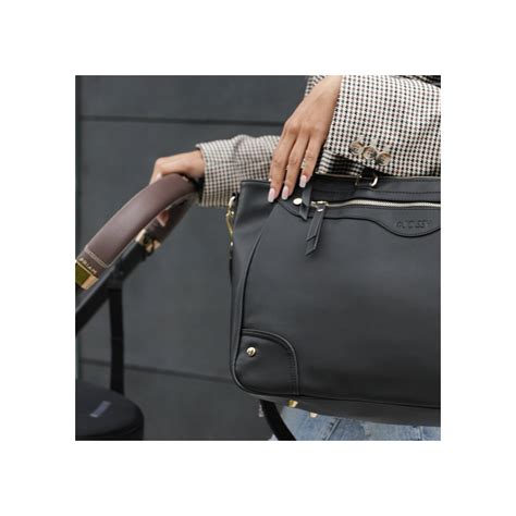 elegantna previjalna torba