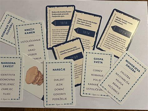 družina igra družabno igro