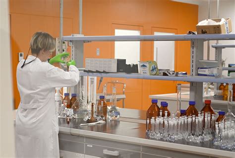 Fotografija sodobnega laboratorija za OBMP