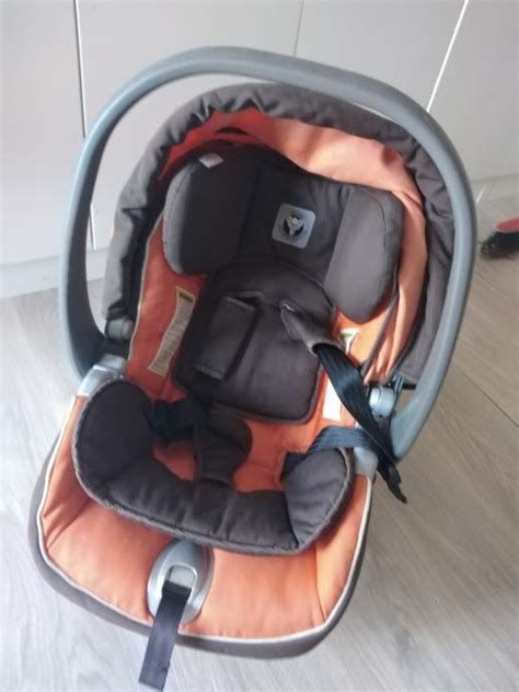 Avtosedež (jajčka) na ogrodju otroškega vozička