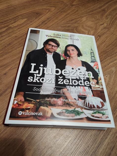 Očka čuti gibe skozi trebuh partnerke