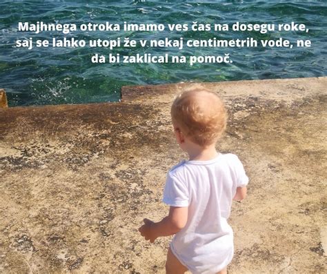 Nosečnica se sprošča v plitvi vodi ob reki