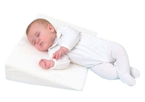 Pravilen položaj dojenčka med hranjenjem