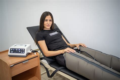 Natančni gibi terapevta med limfno drenažo