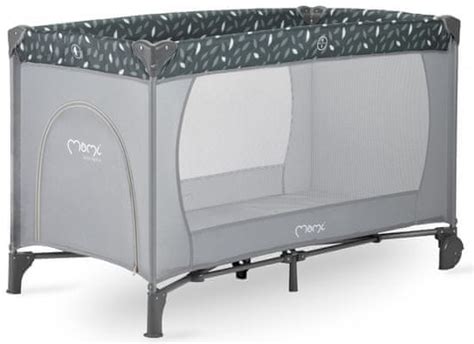 zložena potovalna posteljica v torbi