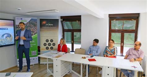 Mladi, ki sodelujejo pri občinskih projektih