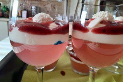 Sestavine mlečne formule v kozarcu