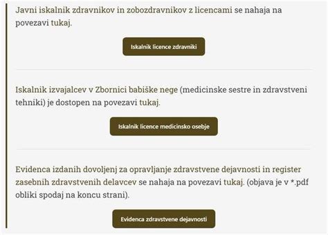 Zdravstveno osebje, ki se pogovarja s porodnico