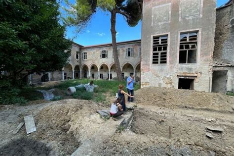Ilustracija nekdanje porodnišnice v Servitskem samostanu