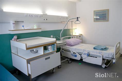 Notranjost nadstandardne porodniške sobe