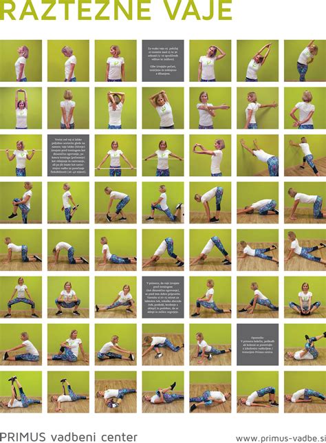 Dojenček izvaja vaje na blazini pod nadzorom vaditeljice