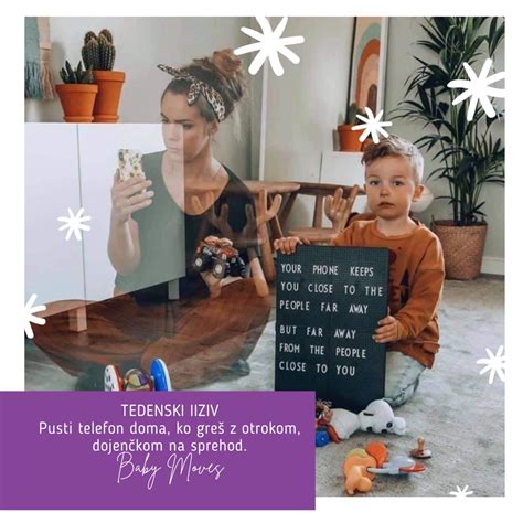 Skupina mamic z dojenčki sedi v krogu, medtem ko vaditeljica demonstrira gibalno vajo