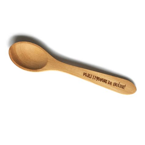 lesena žlička za hranjenje dojenčka