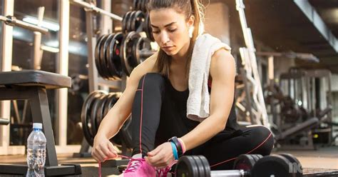 Ilustracija dejavnikov, ki vplivajo na porodko težo