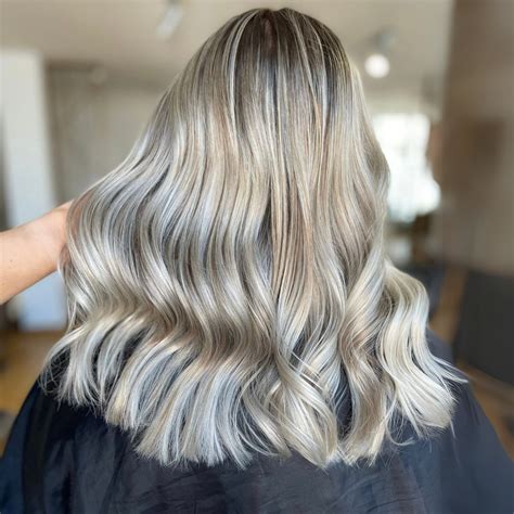 Različne tehnike barvanja las: prameni, balayage, klasično barvanje