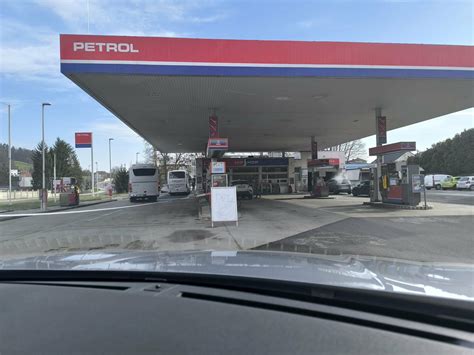 grafikon z različnimi socialnimi transferji