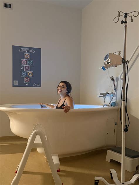 Simulacija poroda v vodi