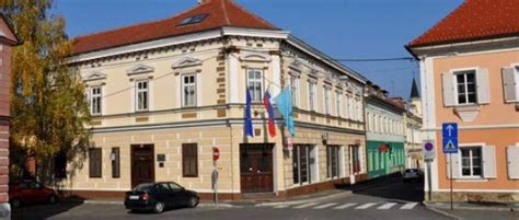 Simbolična slika davčnega urada