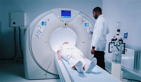 Primerjava anatomskih lokacij epiduralnega in subduralnega hematoma