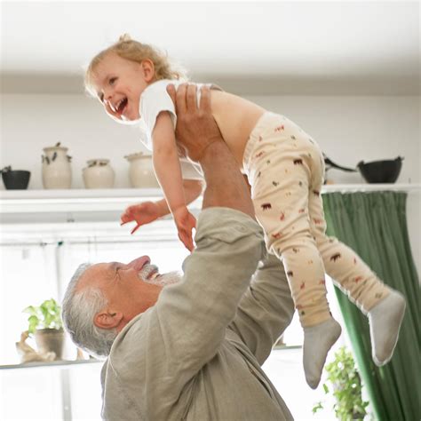 Otrok s sivimi lasmi