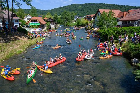 Kajakaši na reki Krki