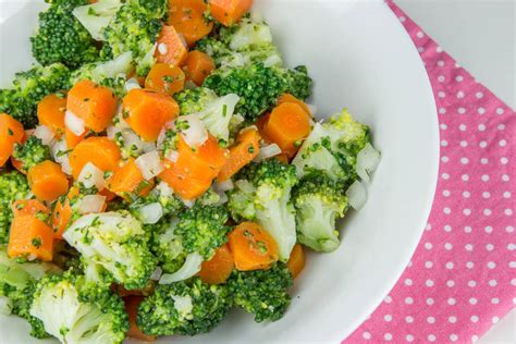 Narezani korenček in brokoli