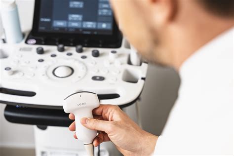 Prikaz aspiracije jajčnih celic z ultrazvokom