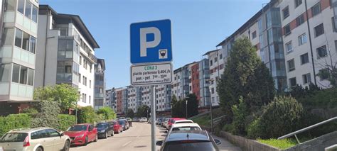 Parkirna cona v mestu