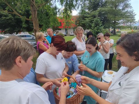 nasmejano osebje porodnišnice Postojna