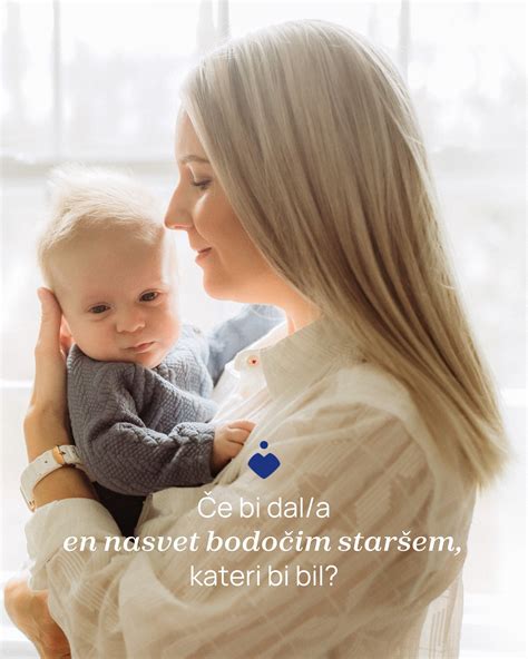 starš dviguje dojenčka kot letalo