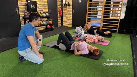 Ilustracija ženske med vadbo