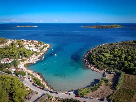 Otok Vis s pogledom na morje