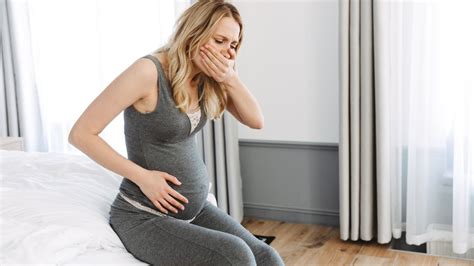 Infografika z nasveti za lajšanje nosečniške slabosti