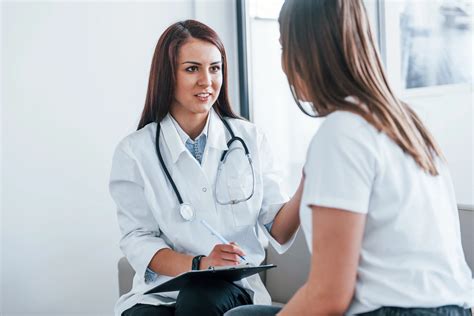 Nosečnica pri zdravniku