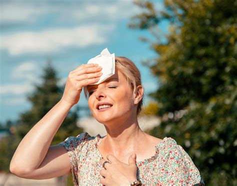 Ilustracija nosečnice, ki se sprošča