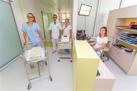 Urnik dela in kontaktni podatki ambulant za ginekologijo in porodništvo v Postojni